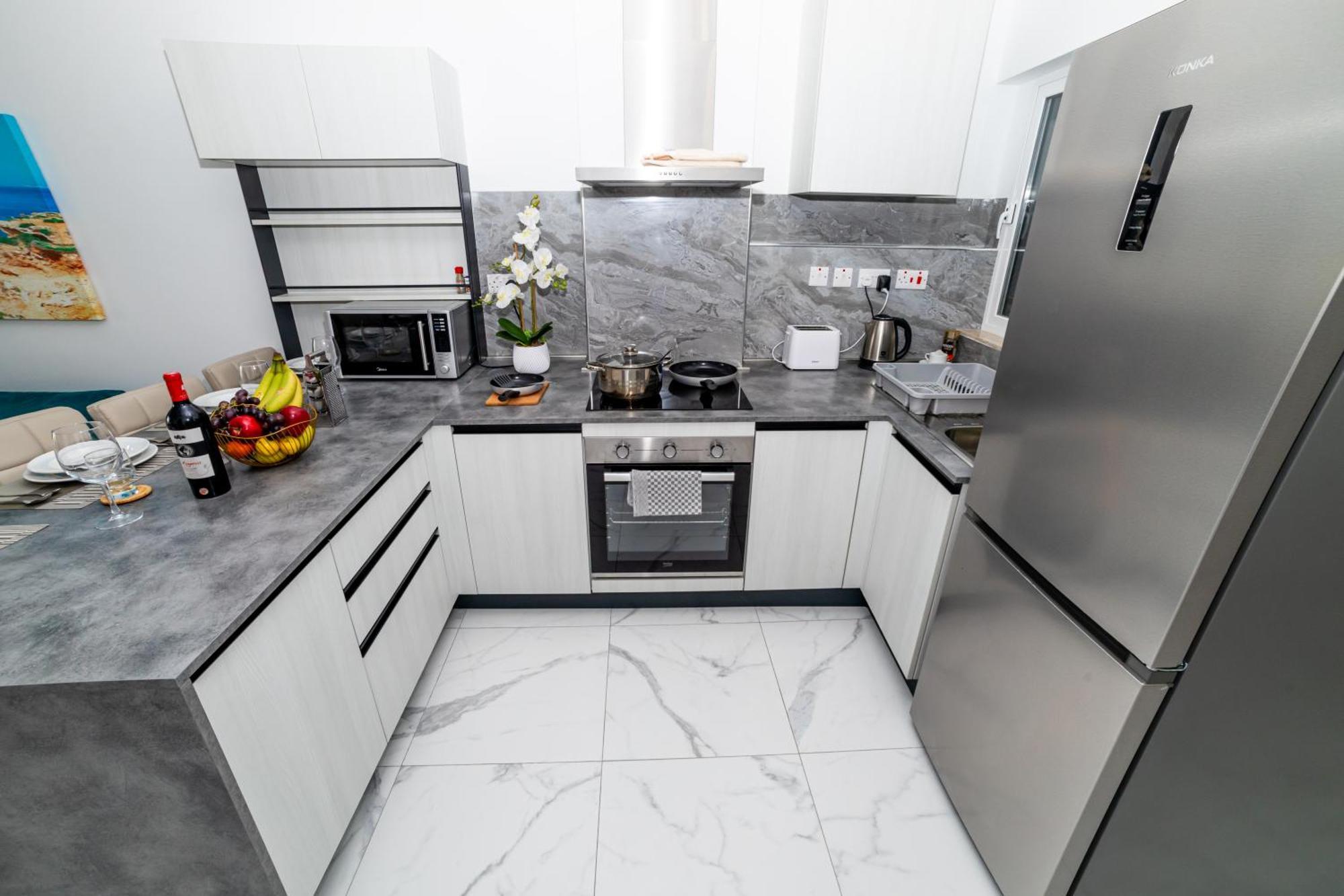 Sea Breeze, Spacious 2-Bedroom Lux Seaside Apartments 세인트폴스베이 외부 사진