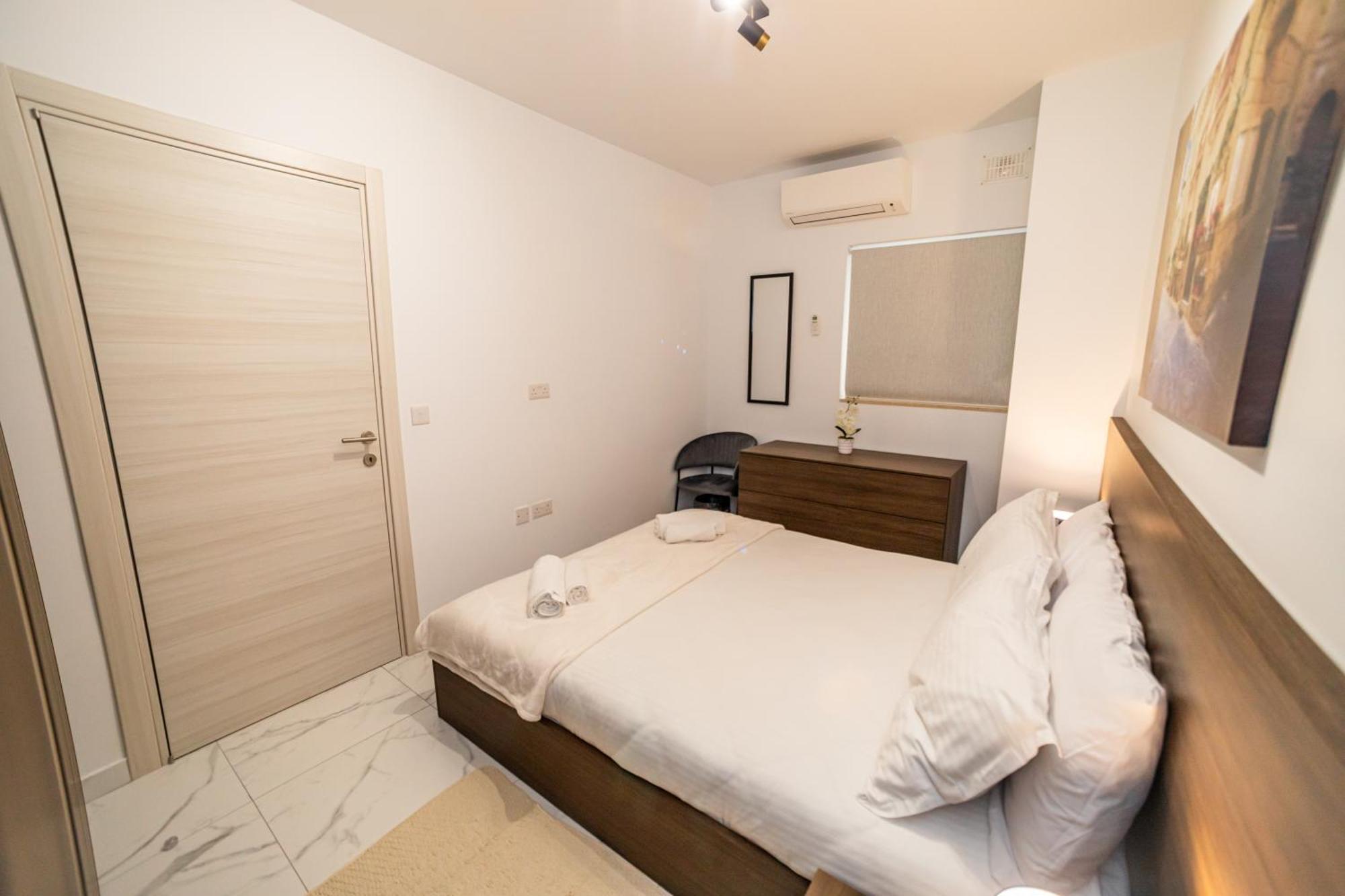 Sea Breeze, Spacious 2-Bedroom Lux Seaside Apartments 세인트폴스베이 외부 사진