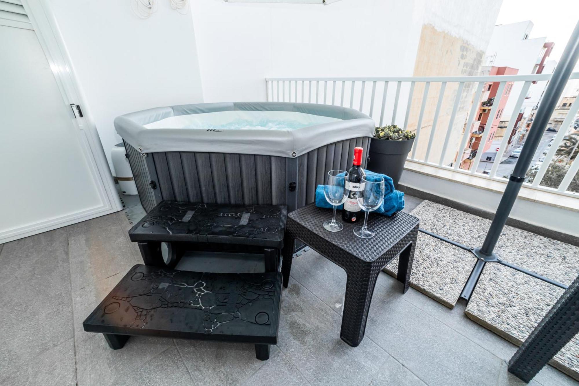 Sea Breeze, Spacious 2-Bedroom Lux Seaside Apartments 세인트폴스베이 외부 사진